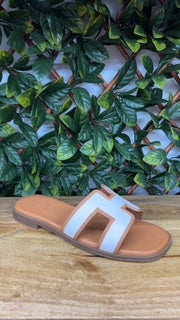 Women's Atlanta Sandal in Cream / Tan