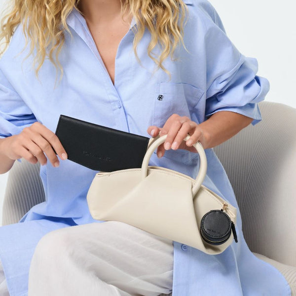 The Swallet in Black