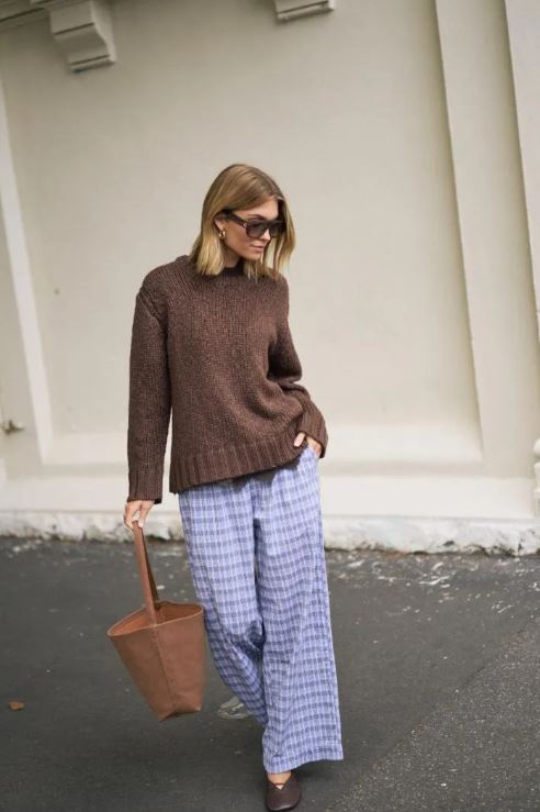Ladies Sage Chunky Knit Crew Jumper in Chocolate