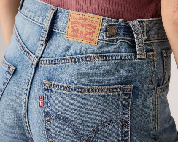 Ladies Levi's Cinch Mid-Thigh Shorts