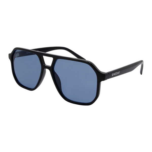 Delilah Sunglasses in Black Blue