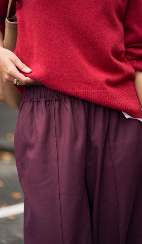 Ladies Izzie Pinstitch Pant in Burgundy