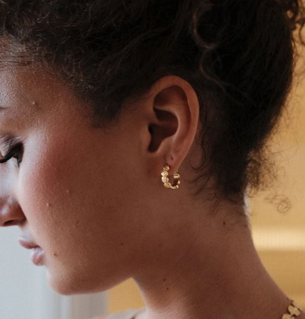 Zafino - Josie Huggie Earring in Gold