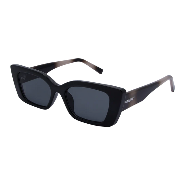 Juniper Sunglasses in Black Smoke