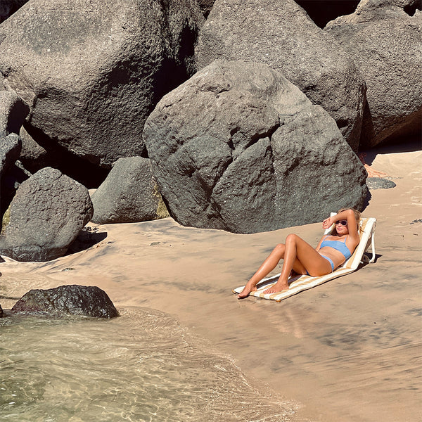 SUNNYLiFE - Reclinning Beach Chair Mango Bay Golden Mustard Stripe