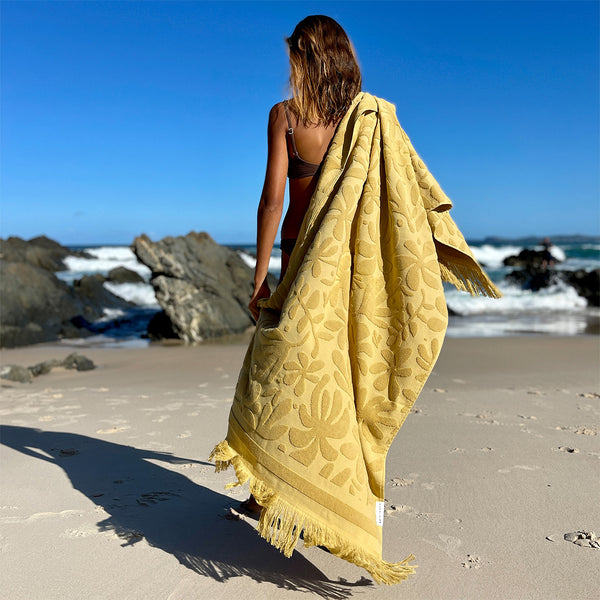 SUNNYLiFE - Luxe Towel Mango Bay Golden Mustard
