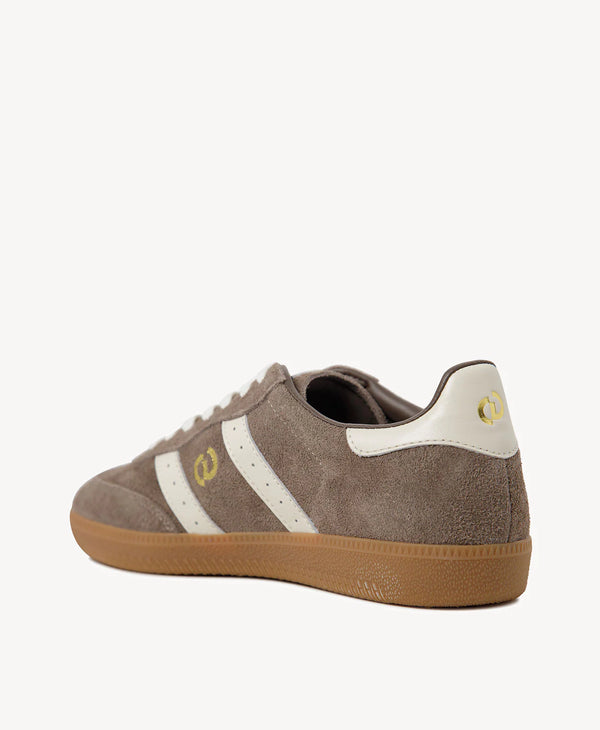 2001 Parallel Sneakers in Walnut