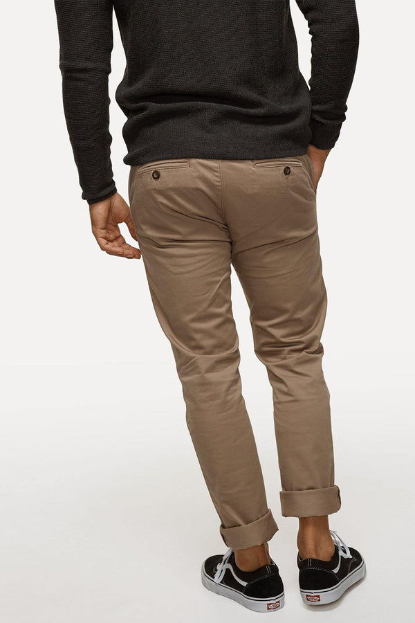 Straight Leg Fit Chinos are the go-anywhere, do anything, functional pair of pants with a spot in every wardrobe. Not an exception to this rule, The Regular Cuba Chino Pant will get you from work to the weekend in absolute comfort, holding their own in any situation and ensuring you always look sharp. Our model is 180cm (5'11") tall and wears a size 32 pant. Available at My Harley and Rose.