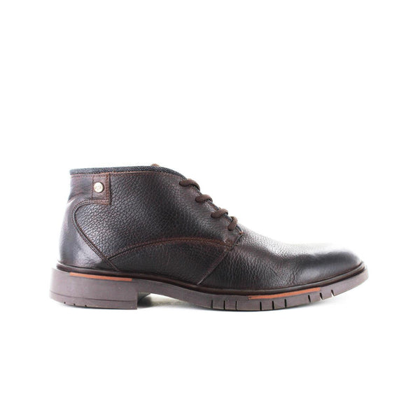 Tallow Every man needs a classic dessert boot shape in their wardrobe and Tallow has you covered. Cut from Premium Portuguese leather boasting subtle seam details and contrasting panelling, he is a shoe you wont want to take off. Available at My Harley and Rose 