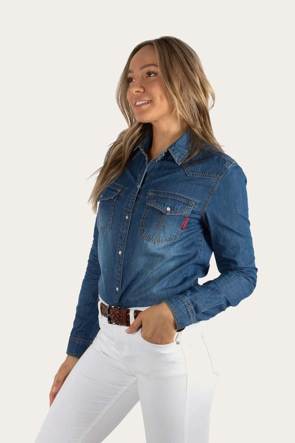 Perfect for your weekend wardrobe or those unexpected mid-week dinner dates, the Virginia chambray shirt features a snap button front, chest pockets and tabs on the sleeves so you can roll the cuffs up. Available at Harley and Rose